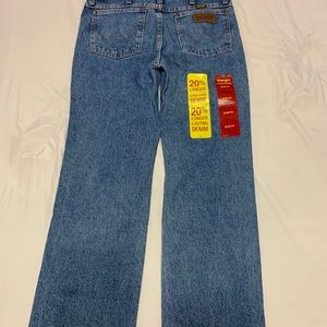 Men’s brand new wrangler jeans. Size 29/32. NWT